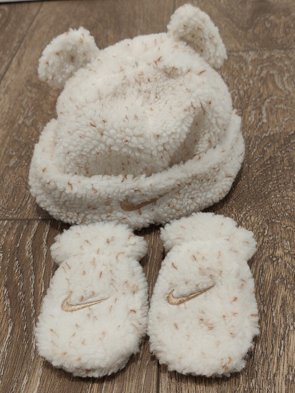Nike Kids Cream Sherpa Hat and Mittens Set